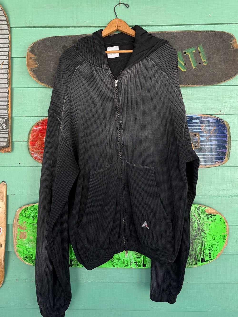 ROA Men's Gray Bee Sun Faded Waffle Zip Up Hoodie